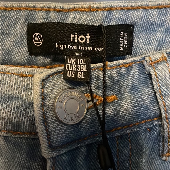 NWT Misguided Riot‎ High Rise Mom Jean 6L - Picture 3 of 5